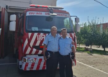Doi pompieri de la Detașamentul 2 Iași își încheie cariera după mai bine de 20 de ani. Mesajul colegului lor: „Am onoarea să vă salut!”