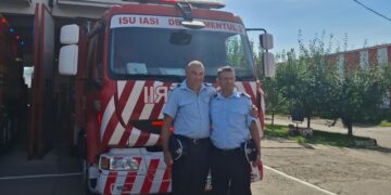 Doi pompieri de la Detașamentul 2 Iași își încheie cariera după mai bine de 20 de ani. Mesajul colegului lor: „Am onoarea să vă salut!”