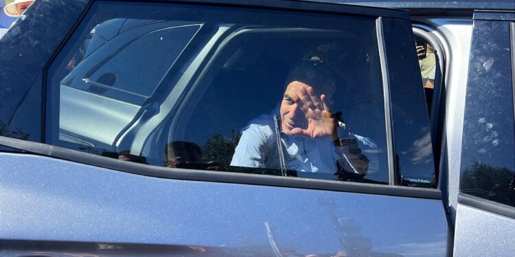 Călin Georgescu, ridicat din trafic de DIICOT. Percheziții la locuința sa din Mogoșoaia într-un dosar cu prejudiciu de peste 1,1 milioane de euro