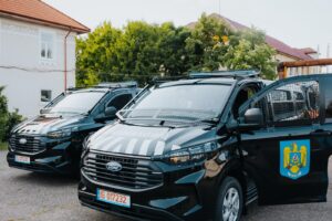 Jandarmii ieșeni, dotați cu trei autospeciale noi de aproape 910.000 de lei. Mașinile au sisteme suplimentare de protecție