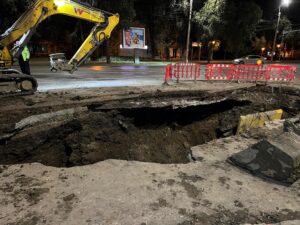 Surpare de stradă în Iași, în zona fostei autogări. Traseul 6 de tramvai, modificat temporar