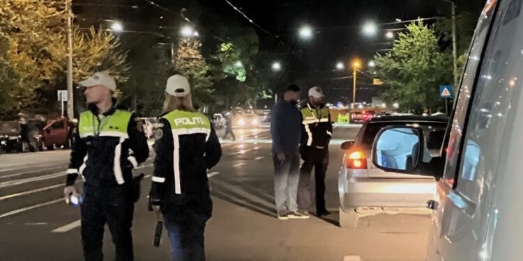 Șofer prins beat și fără permis, pe bulevardul Dacia din Iași. Avea și țigări fără timbru în mașină