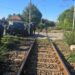 Foto- Tren Suceava-Iași, implicat într-un accident la Sârca. Un autoturism a fost lovit la trecerea la nivel cu calea ferată