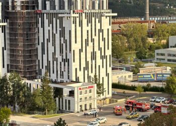 Incendiu la viitorul Spital Elytis din Iași. Focul a pornit în timpul unor lucrări de sudură