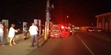 Accident la Târgu Frumos: mașină implicată într-un accident, însă șoferul și pasagerii au dispărut înainte de sosirea pompierilor