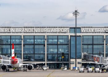 Aeroportul din Berlin, închis 45 de minute după ce o dronă a fost observată în apropierea pistei