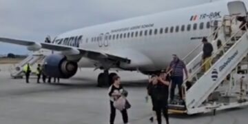 avion Tarom