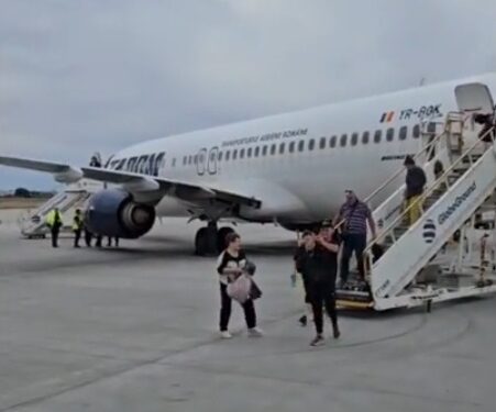 avion Tarom
