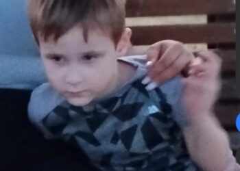 Bacău | Alertă de 24 ore în Dofteana. Iosif, un copil de 4 ani este căutat de peste 250 de oameni dupa ce a dispărut de acasă