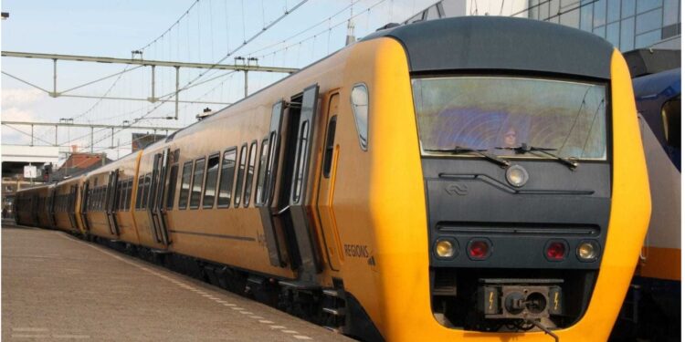 Tren mai rapid între Iași și București, din octombrie. Călătoria ar urma să dureze aproximativ cinci ore și jumătate