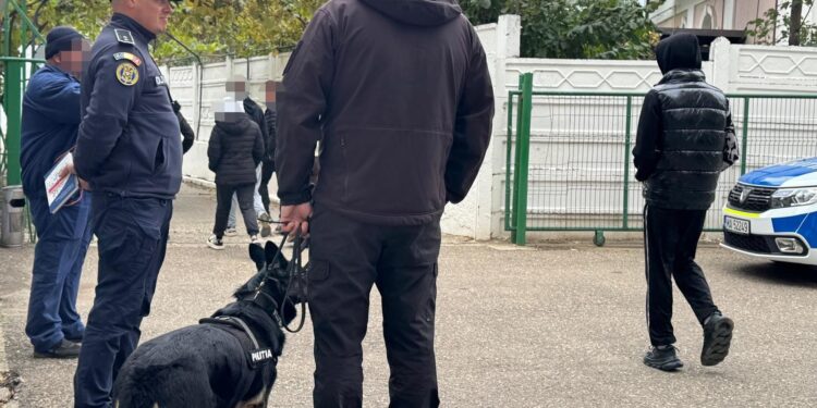 Razie în apropierea școlilor din Negrești. Cinci elevi au fost găsiți în afara orelor de curs