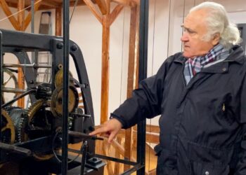 A murit Ion Cristea, omul care a avut grijă aproape 50 de ani de ceasul din turnul Palatului Culturii din Iași