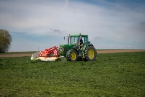 Încep plățile APIA pentru fermieri! Când intră avansurile în conturi și până când vor fi acordate ajutoarele pentru secetă și crescătorii de animale
