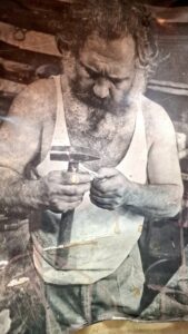 A murit Ion Cristea, omul care a avut grijă aproape 50 de ani de ceasul din turnul Palatului Culturii din Iași