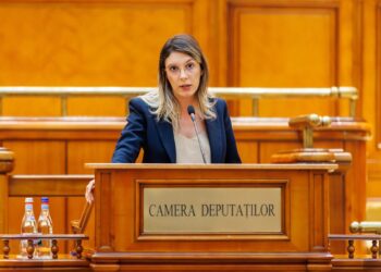 În timp ce cetățeanul de rând este verificat de autorități după câteva zile de concediu medical, șeful de la Apele Române revine în funcție după patru luni.