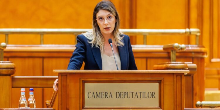 În timp ce cetățeanul de rând este verificat de autorități după câteva zile de concediu medical, șeful de la Apele Române revine în funcție după patru luni.