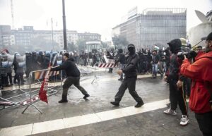 Violențe Italia Milano persoane arestate