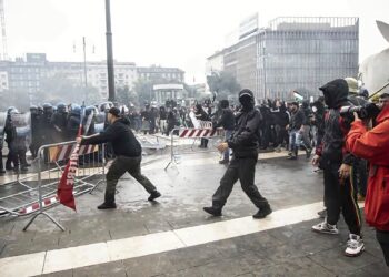 Proteste Italia persoane arestate