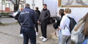 Polițiștii ieșeni, cu ochii pe elevi și pe agenții economici din zona școlilor. Amenzi de peste 25.000 de lei