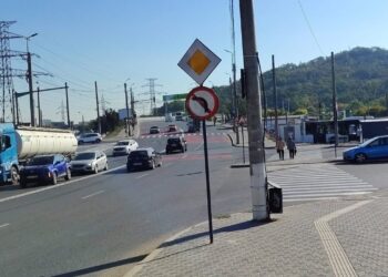 Schimbare importantă în traficul din zona Selgros. Virajul la stânga, interzis în ambele sensuri