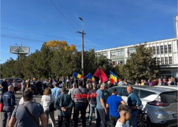 Proteste ale energeticienilor la Iași. Angajații cer majorări salariale și amenință cu noi acțiuni
