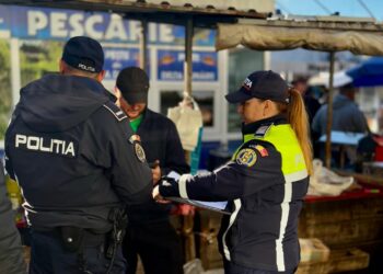 Razie de amploare în Piața Centrală din Botoșani. Amenzi de zeci de mii de lei și țigări confiscate