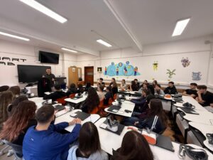 Educația juridică, în prim-plan la Colegiul „Vasile Adamachi” din Iași: al treilea an de colaborare pentru prevenirea delincvenței juvenile