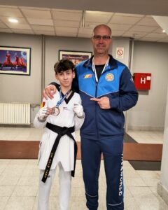 Doi sportivi ieșeni s-au calificat la Grand Prix-ul Final 2026! Rareș Arhip și Yasmina Stavarache, pe podium la un turneu european de taekwondo