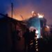 Incendiu violent în Slobozia, comuna Deleni, județul Iași! Pompierii au intervenit timp de trei ore și jumătate pentru a salva casa și locuințele vecine