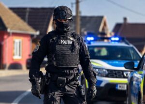 Percheziții în Iași într-un dosar de trafic de minori și droguri. O adolescentă de 14 ani ar fi fost exploatată sexual