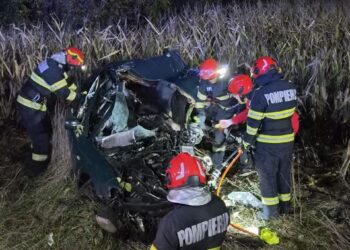 Tragedie în județul Iași: doi șoferi au murit după impactul dintre o autoutilitară și un autoturism, la Soci