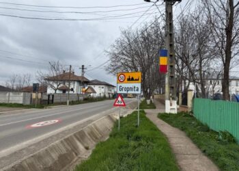 Gropnița, Iași | Un elev de 13 ani ar fi fost agresat și jignit de un bărbat de 56 de ani, în timpul programului de lucru. Poliția a deschis dosar penal