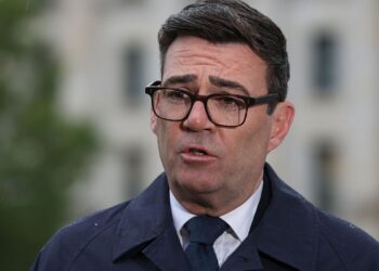 Premierul britanic acuză Rusia că a intervenit în referendumul pentru Brexit. Andy Burnham îi numește pe ruși „dușmani”
