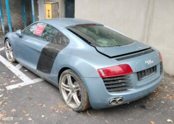 De la supermașină la vehicul abandonat! Un Audi R8 a ajuns în atenția Poliției Locale Iași