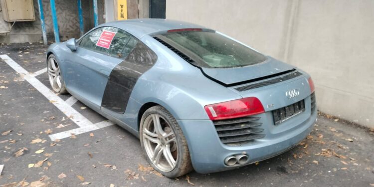 De la supermașină la vehicul abandonat! Un Audi R8 a ajuns în atenția Poliției Locale Iași
