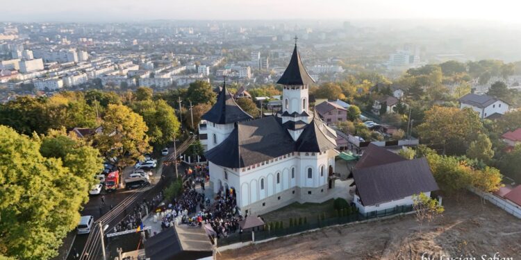 Biserica „Sfinții Împărați Constantin și Elena” din Galata a fost sfințită. Slujba a fost oficiată de Mitropolitul Teofan