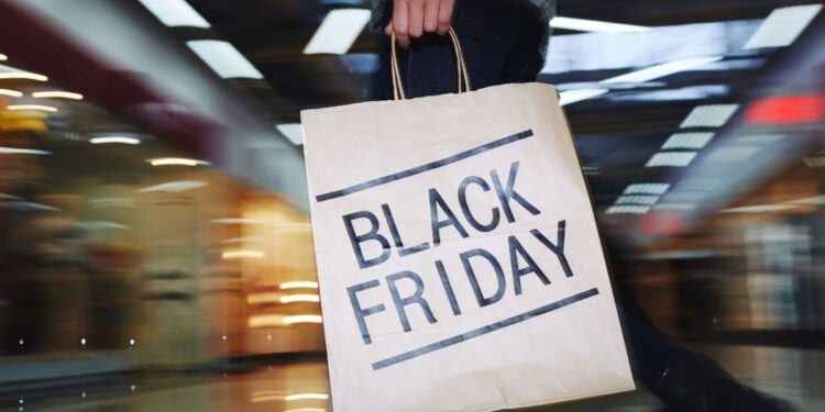 Black Friday 2026. ANPC avertizează românii: reducerile pot fi înșelătoare. La ce trebuie să fie atenți cumpărătorii
